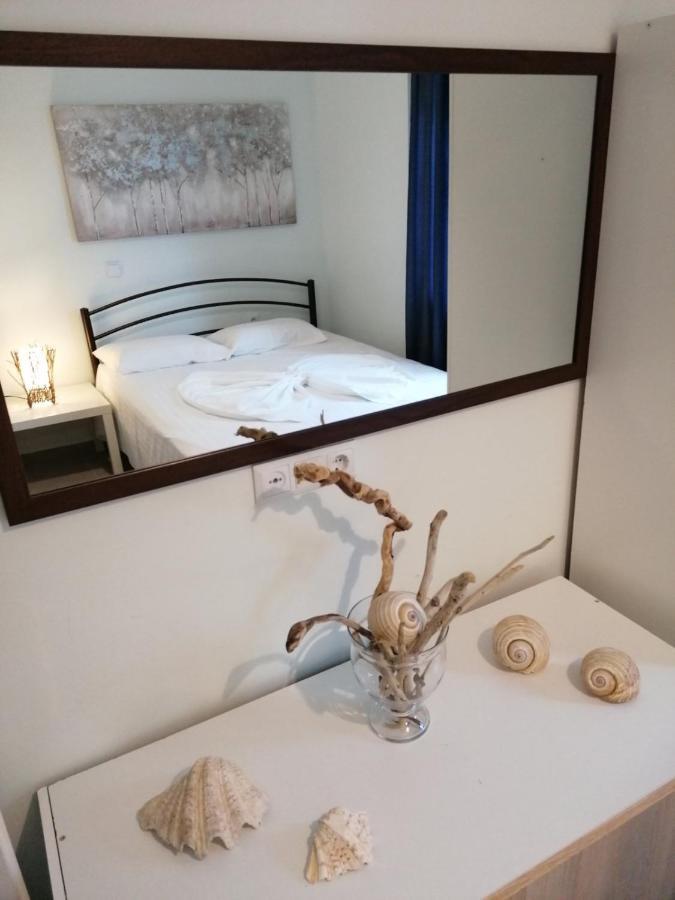 Step To The Sea Apartment Nea Karvali Bagian luar foto