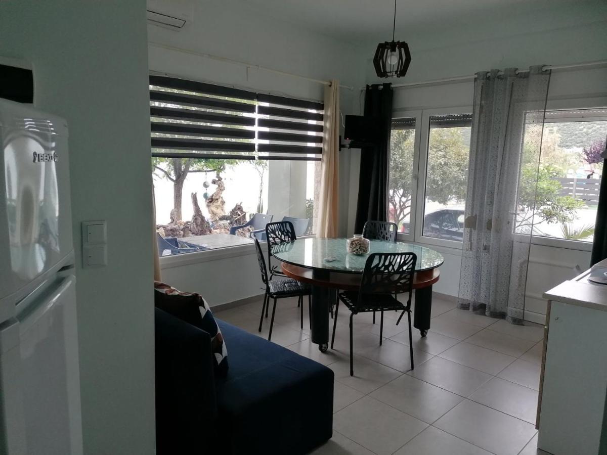 Step To The Sea Apartment Nea Karvali Bagian luar foto