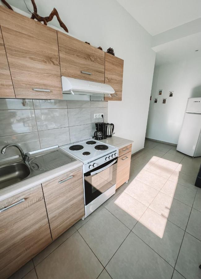 Step To The Sea Apartment Nea Karvali Bagian luar foto