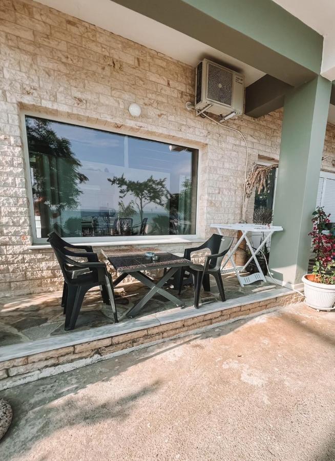 Step To The Sea Apartment Nea Karvali Bagian luar foto